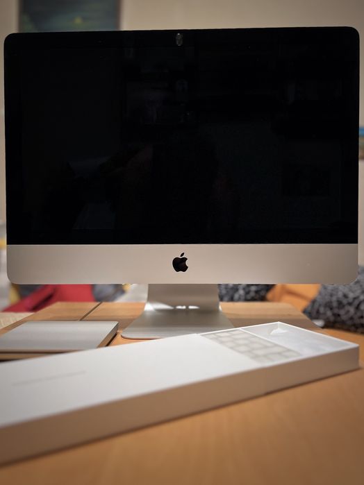 iMac (Retina 4K, 21.5-инчов, 2017)+Apple USB SuperDrive