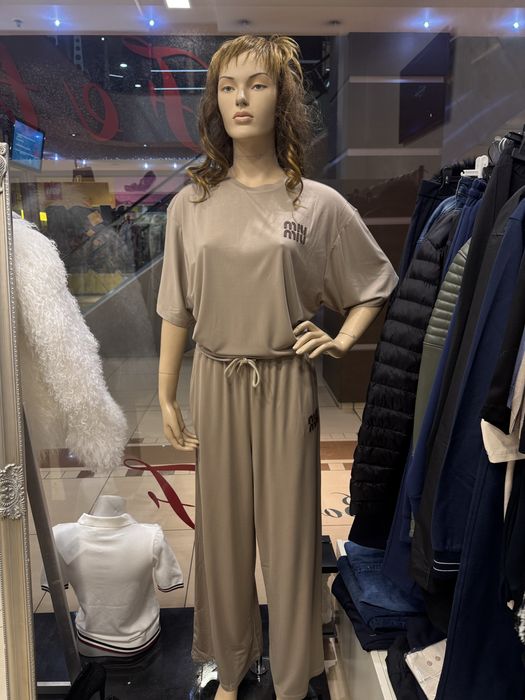 Елегантен спортен сет Miu Miu