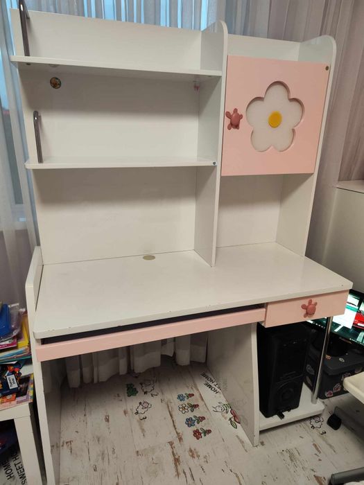 Ученическо бюро с надстройка