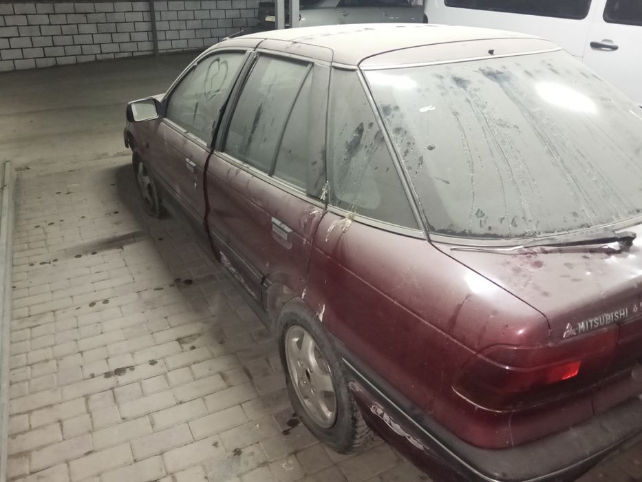 Продам машину на запчасти