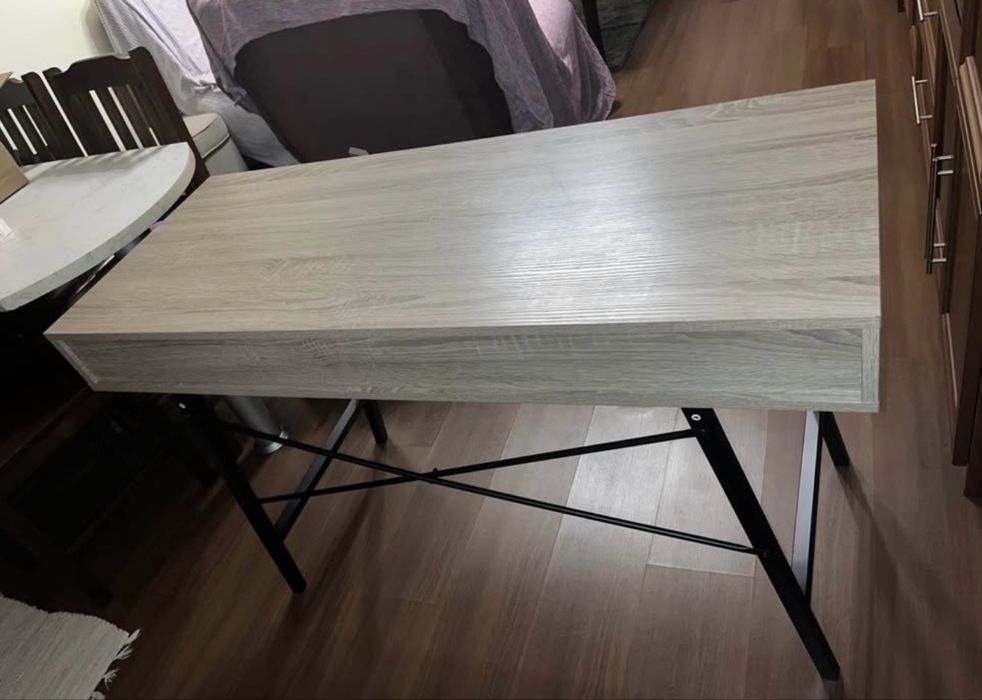 Бюро- чисто ново. Размери : 120х48х76cm