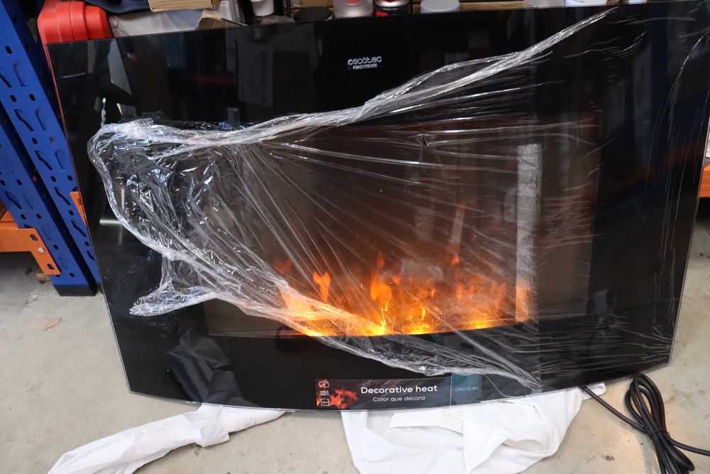 Електрическа камина Cecotec Ready Warm 3550 Curved Flames Connected. 2000W, размер 35", WiFi, дист. управление, извит панел, таймер, 30м²
