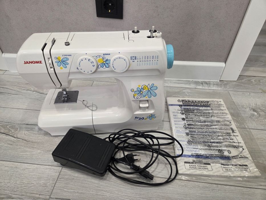 Швейная машинка Janome RE20