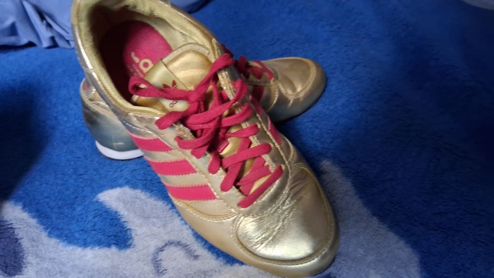 Vind Adidas piele M36