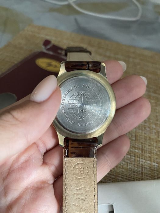 Продам часы луч новые без торга