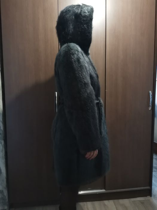 Продам шубу из нутрии