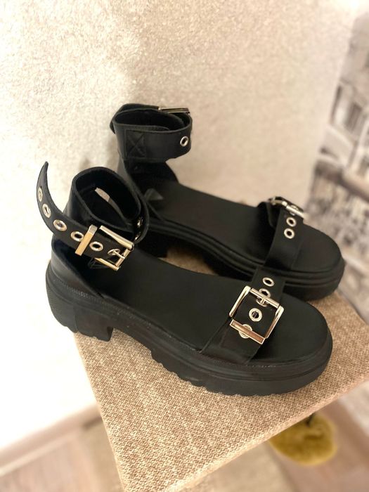 Продам обувь 36р