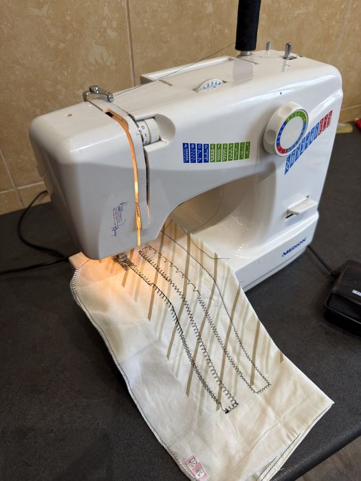 Masina de cusut si festonat Medion coase mat. groase