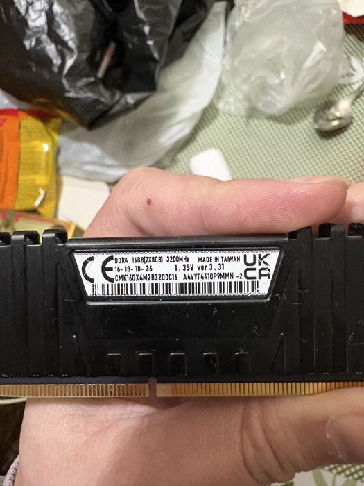 озу 8/16 ддр4 почти новые в маркетах стоят 120к можно договорится