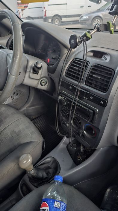 HYUNDAI Accent 2005 — imagine 5