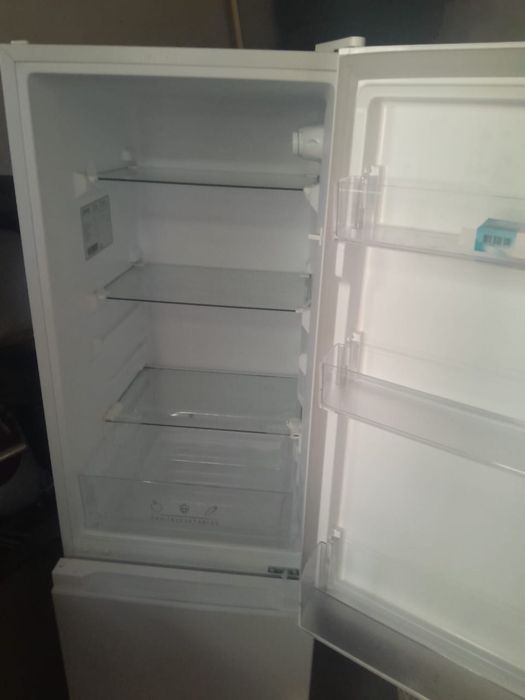 Продаю холодильник