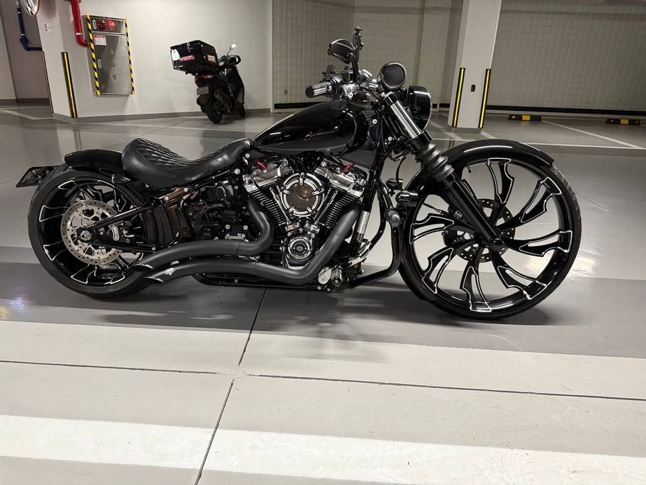 Harley Davidson breakoutГод 2020
Пробег 14.200км
Цена 27.000$ сип

Год