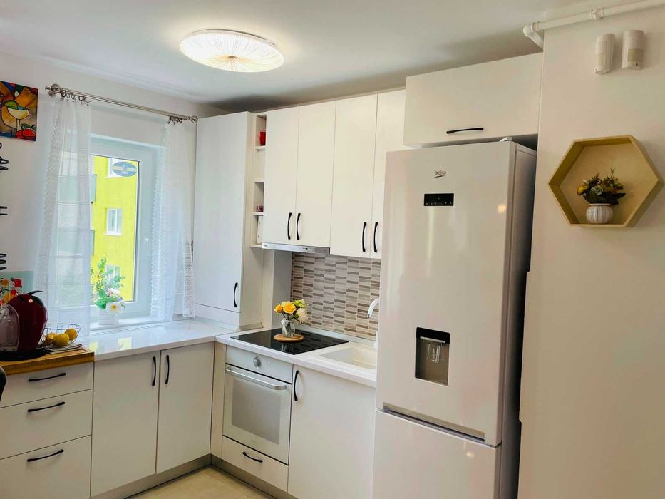 Studio de inchiriat etaj 1 Brasov 40 mp Coresi Top City parcare mobilt si utilat