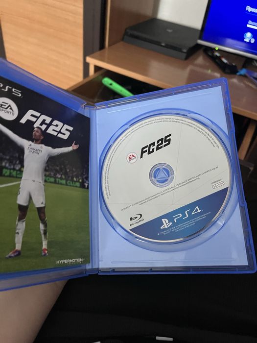 Диска фифа 25 на пс 4 100% оригинал купил за 45 к в сулпаке