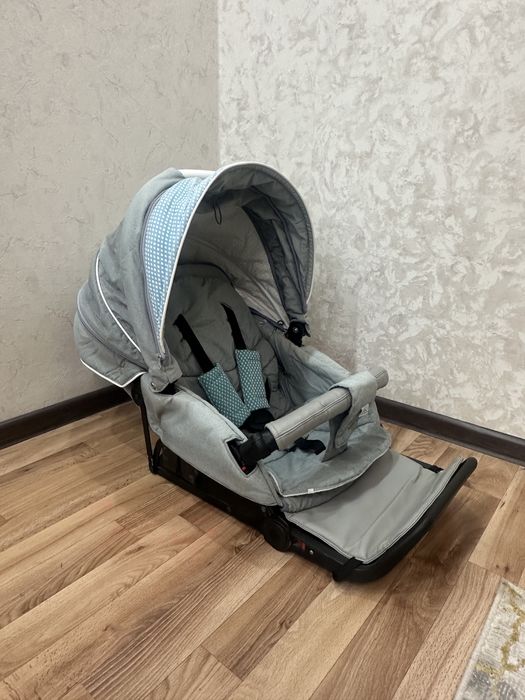 Коляска 2 в 1. Люлька и сидячий блок