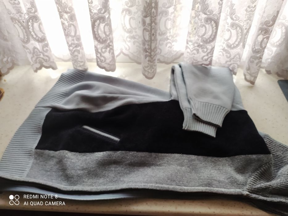 Продаётся джемпер