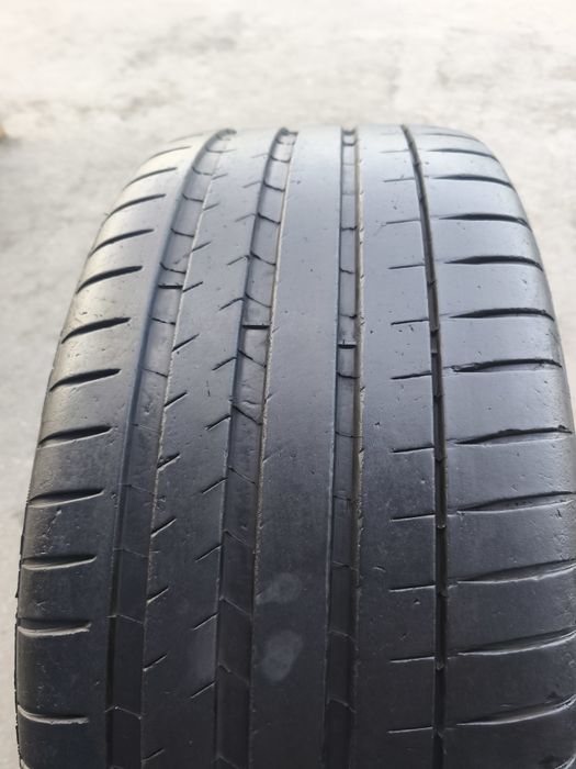 275-40-R22 Michelin 4s