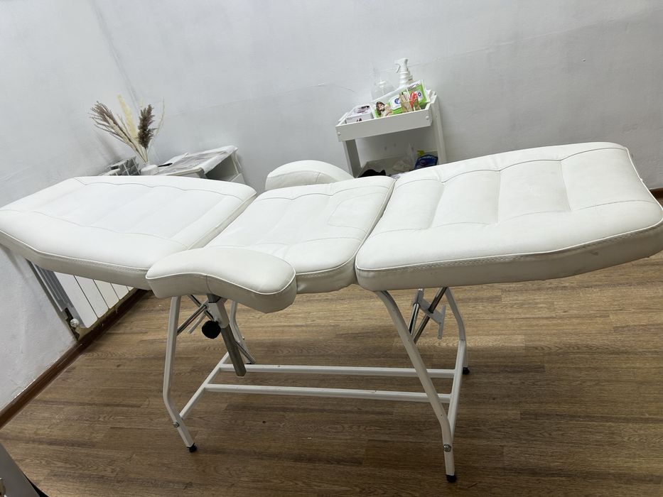 Продается кушетка косметологическая