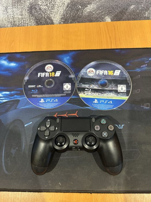 PlayStation 4, Controller, 2 Jocuri si Toate Cablurile Necesare