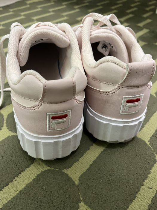 Adidasi Fila marimea 40
