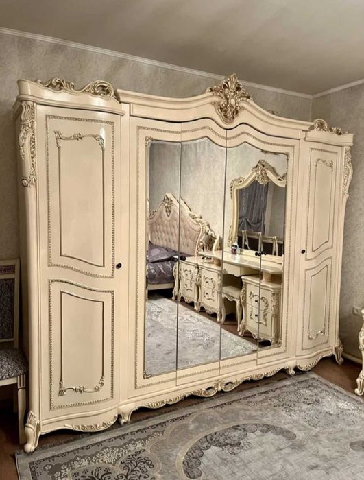 Продам спальный гарнитур б/у