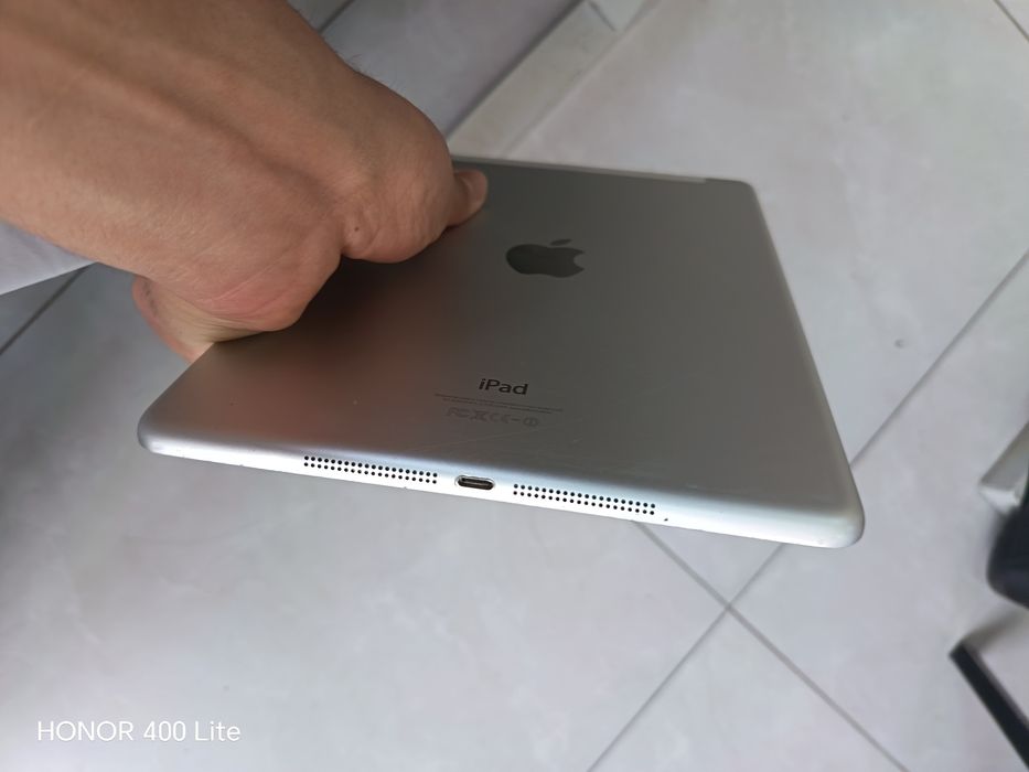 Ipad air 1 sim karta va Wifi . 128 gb xotira. Batareyka 6soatga yetadi