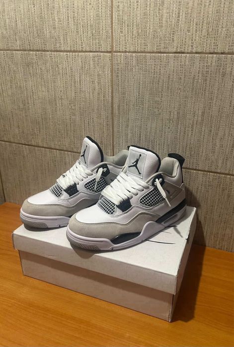 jordan 4 MB.