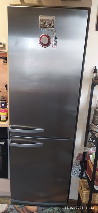 Хладилник SNAIGE с фризер А++ антибактериален