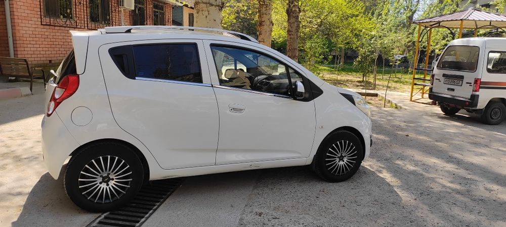 Spark 2015 3 pozitiya  sotiladi