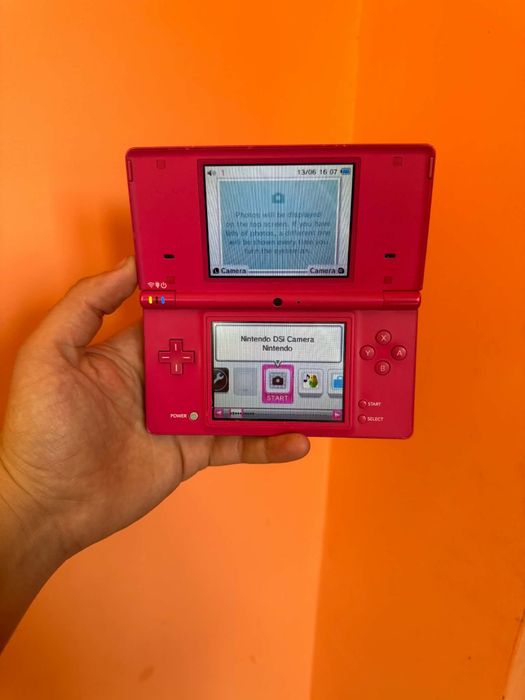 Електронна игра Nintendo DSi