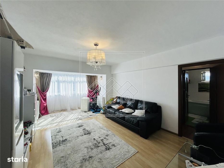 Ap cu 3 camere, 2 bai, etaj 47 - Zona Turnisor