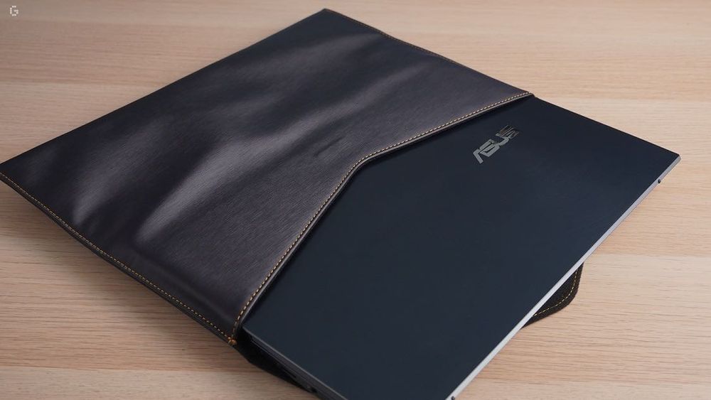 Продавам лаптоп Asus ZenBook UX482EAR - 530 €