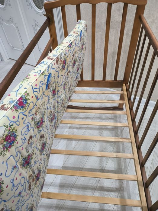 Детский манеж выполненный из дерева