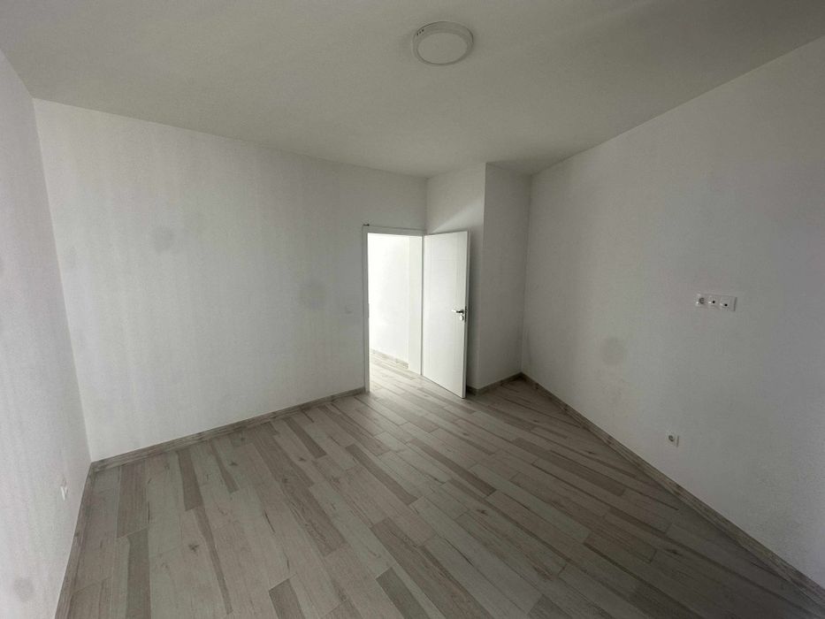 Дава се под наем Офис в Благоевград, Идеален център - 100 кв.м за 612 € - Снимка #8