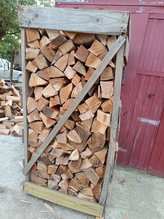 Lemne de foc la palet tăiate și crăpate avem fag,stejar,și salcam