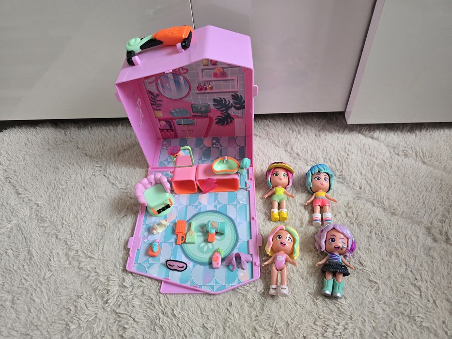 Jucării de pluș și papusi