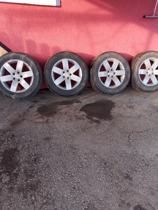 Vand 4 jante cu cauciucuri Michelin