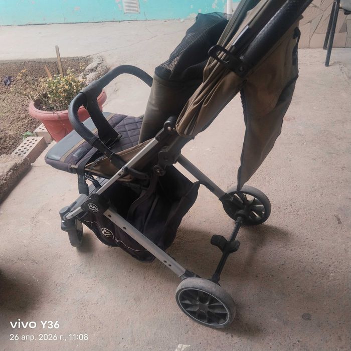 Детская коляска б/у в хорошем состоянии