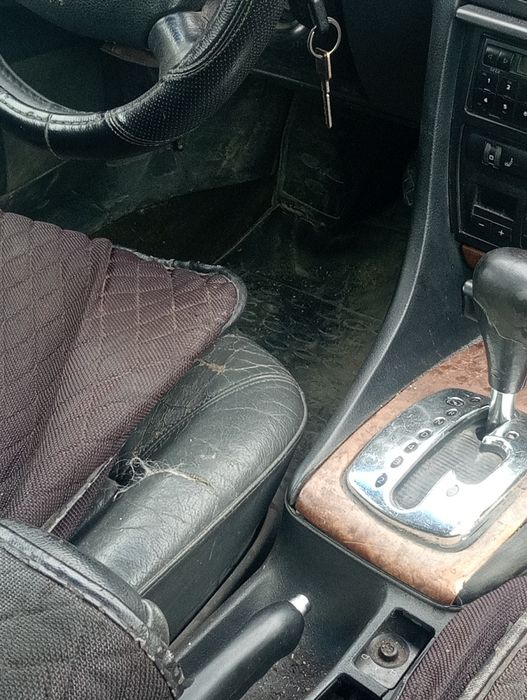 Audi  А6 1998год