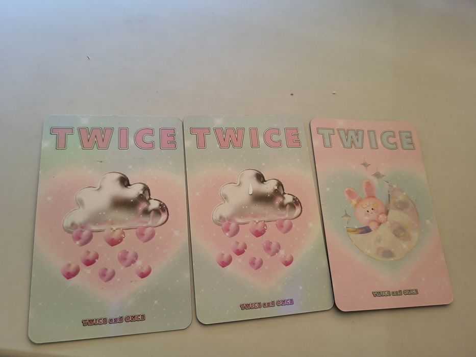 Фото карточки TWICE
