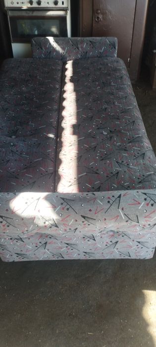 Продам диван в хорошем состоянии