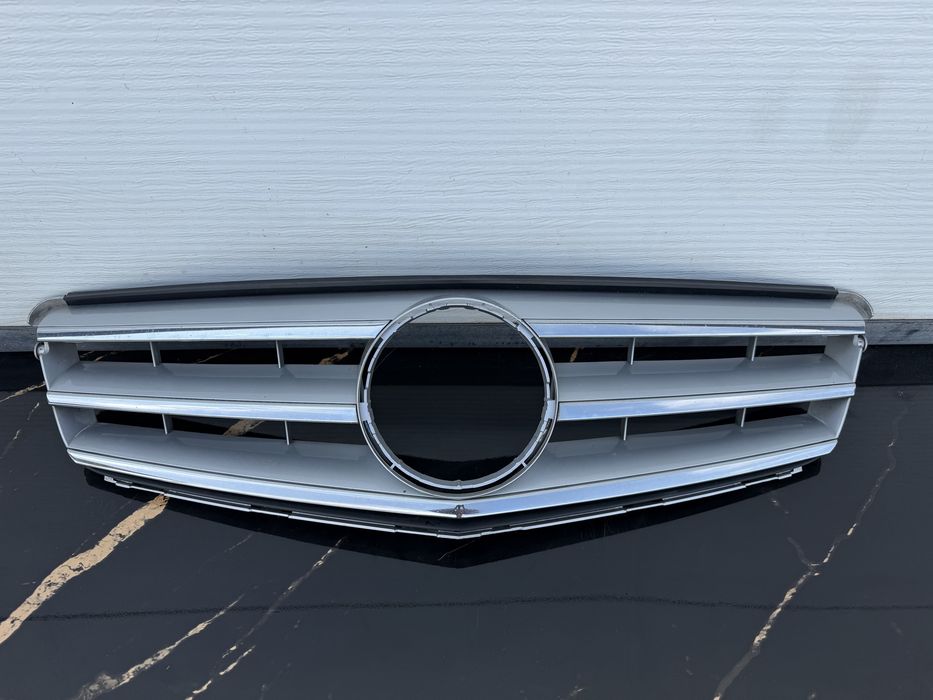 Оригинална решетка Mercedes C-Class W204