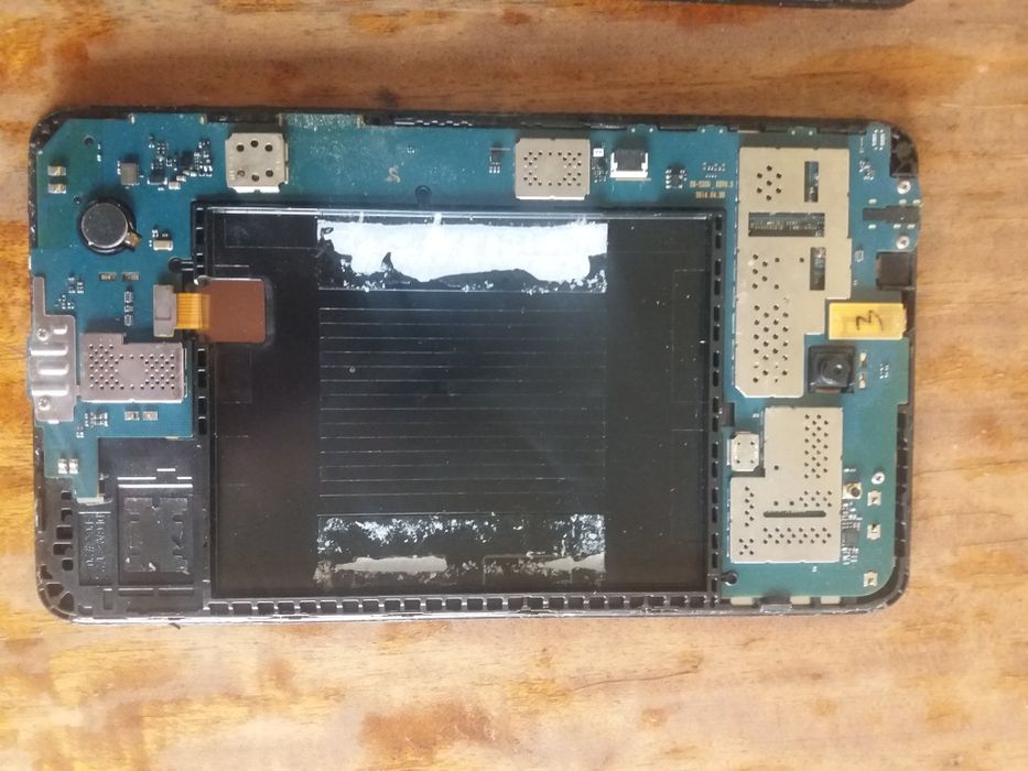 Планшет продам на запчасти.