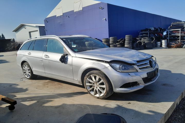 Usita rezervor A20475001403J A20475001403J Mercedes-Benz C-Class W204