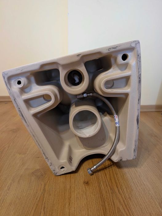 Тоалетна с биде, структура за вграждане и седалка в гаранция (нови)