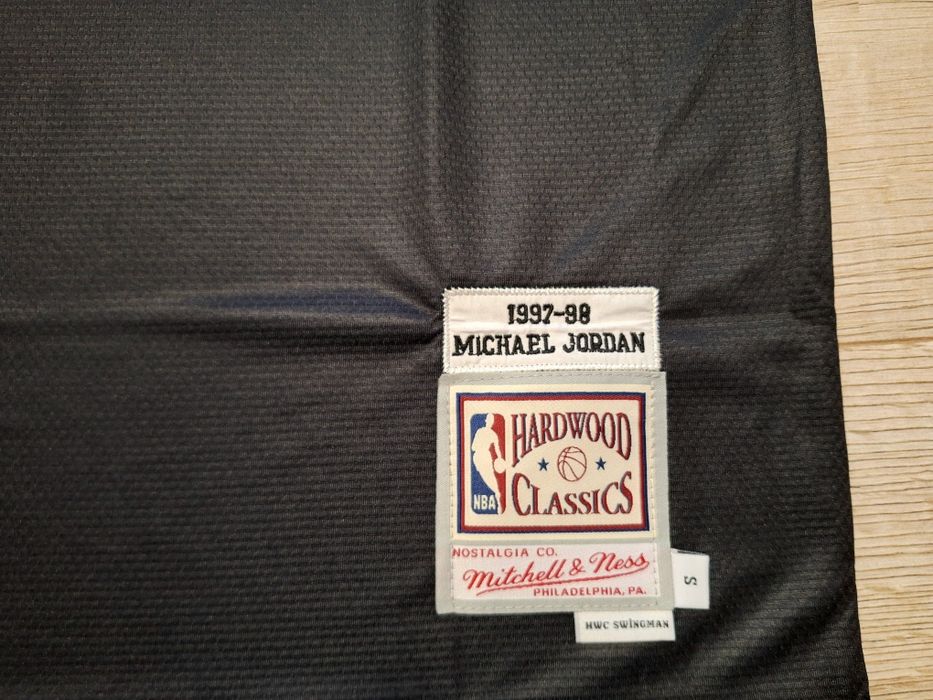 Баскетболен потник на Майкъл Джордан #Чикаго Булс #23# Mitchell&Ness!