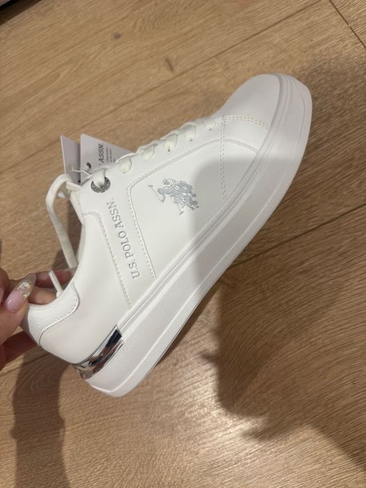 Vând pantofi sport U.S. Polo Assn.