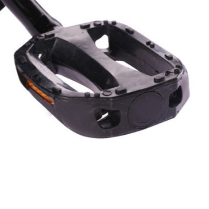 Детски велосипед с кош, помощни колела и два вида спирачки