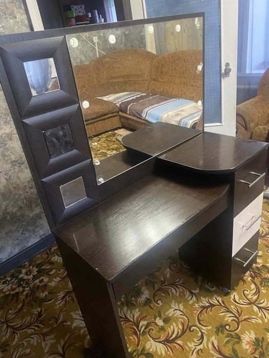 Продам женский шкаф