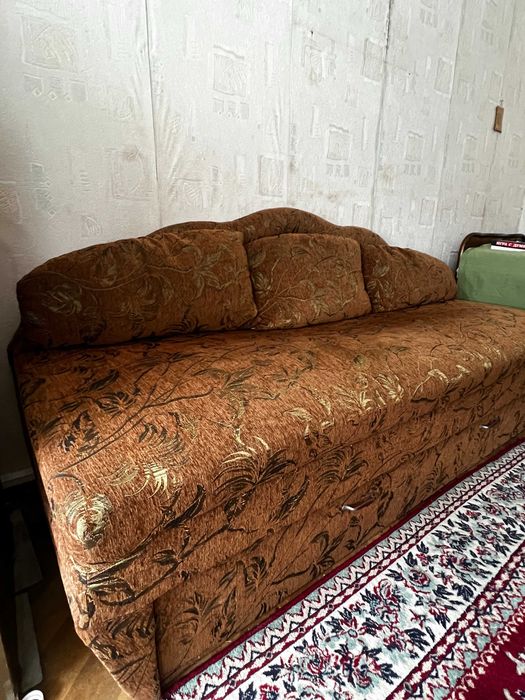 Разтегателен диван